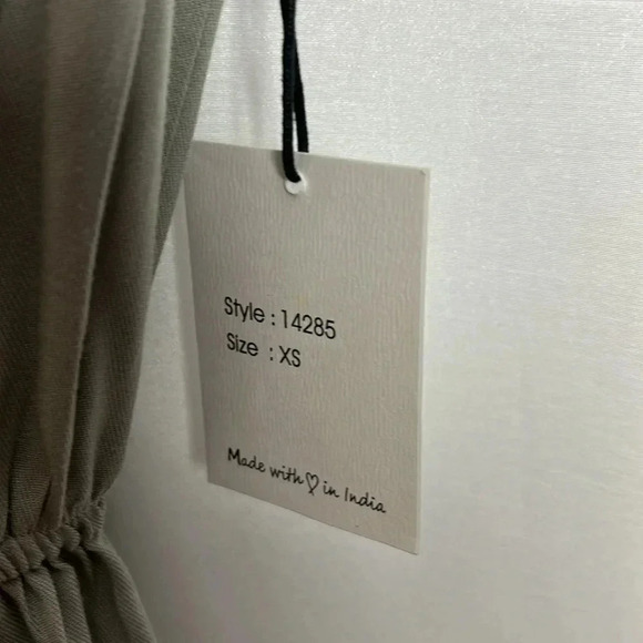 JAPNA green button down midi dress with self tie . Rolled  sleeve safari look - Picture 4 of 12